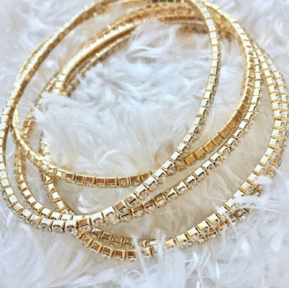 ✴️Crystal & Gold Stretch Bracelet Set✴️ - Picture 2 of 5